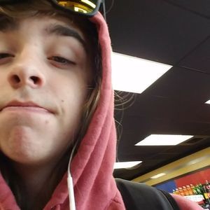 Meet your Posher, Dakota